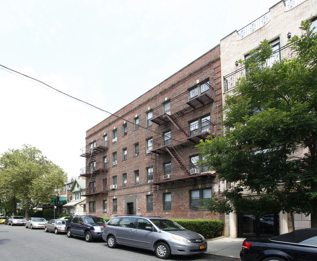 1829 E 14th St in Brooklyn, NY - Foto de edificio - Building Photo