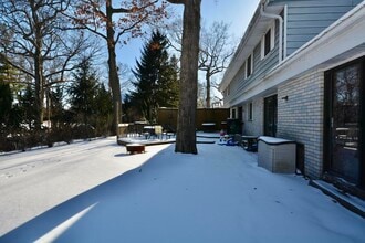 716 St Johns Dr in Delafield, WI - Building Photo - Building Photo