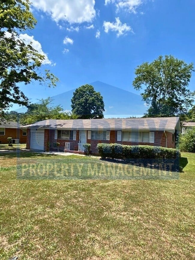 1110 Collins Cir in Chattanooga, TN - Building Photo - Building Photo