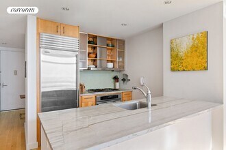 1 Northside Piers in Brooklyn, NY - Building Photo - Building Photo