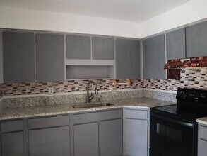 407 N Fowler Dr in Deltona, FL - Building Photo - Building Photo