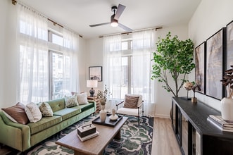 Marlowe Denton in Denton, TX - Foto de edificio - Building Photo