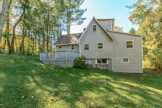 81 Picketts Ridge Rd in Redding, CT - Building Photo - Building Photo