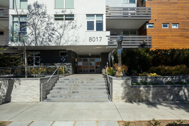 8023 Norton Ave in West Hollywood, CA - Building Photo - Building Photo