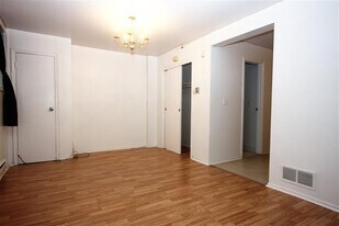 228 Christopher Columbus Dr in Jersey City, NJ - Building Photo