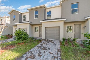1209 Southstation Pl, Unit 302 in Pine Castle, FL - Building Photo