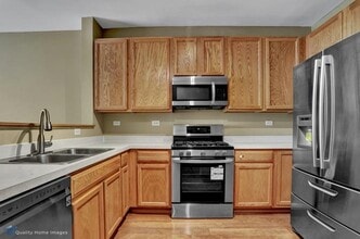 2410 Oneida Ln in Naperville, IL - Building Photo - Building Photo