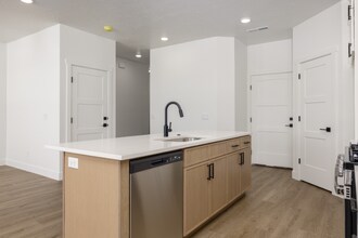 2218 380 S in Hurricane, UT - Building Photo - Building Photo