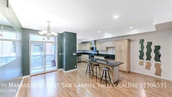 11622 Oxnard St in Los Angeles, CA - Building Photo