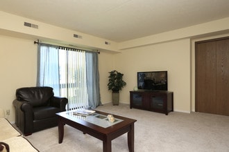 Liberty Hill Apartments in Solon, OH - Foto de edificio - Interior Photo