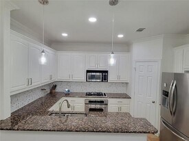 4263 Towne Lake Ct in Irving, TX - Building Photo