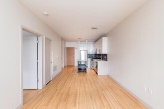 294 D St, Unit 208 in Boston, MA - Building Photo - Building Photo