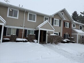 31576 Orchard Crk, Unit 51 in Farmington Hills, MI - Foto de edificio - Building Photo