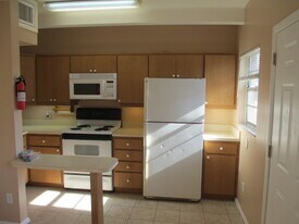 1715 Dixon Blvd, Unit 114 in Cocoa, FL - Building Photo