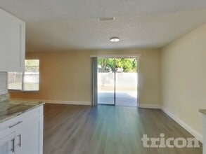 15936 Winding Dr in Tampa, FL - Building Photo - Building Photo