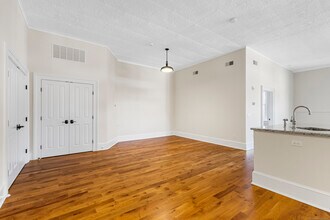 36 Bank St in New Milford, CT - Building Photo - Building Photo