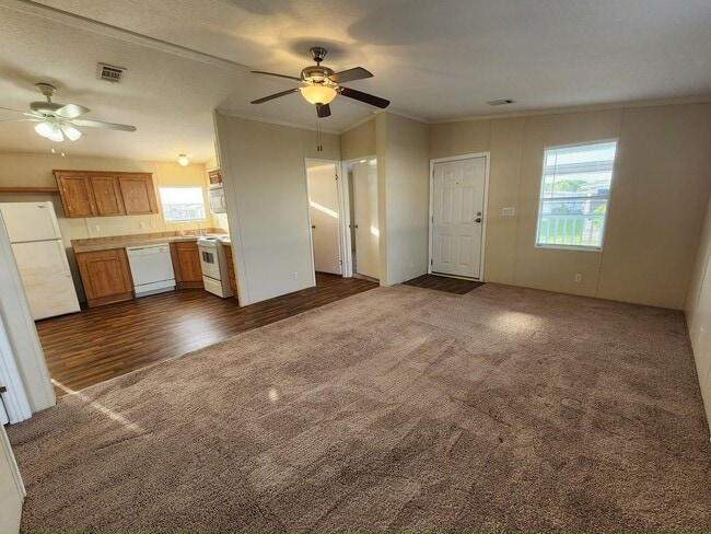 property at 445 Avanti Way Blvd