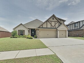 15308 Homecoming Dr in Edmond, OK - Building Photo - Building Photo