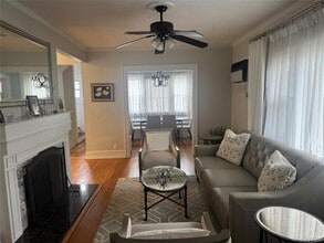 9 Castleton Ct in Oceanside, NY - Building Photo - Building Photo