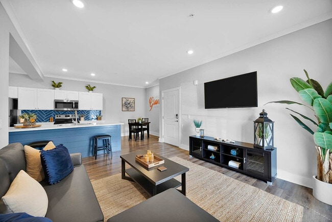 Pointe Grand Daytona in Daytona Beach, FL - Building Photo - Building Photo