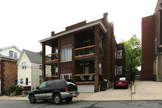 4608 Tower Ave in St Bernard, OH - Foto de edificio - Building Photo