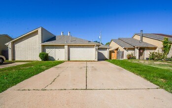 16518 Monte Carlo Ln in Houston, TX - Building Photo - Building Photo