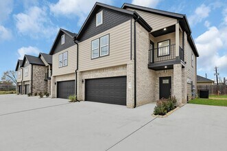 4677 Bellfort Ave in Houston, TX - Building Photo - Building Photo