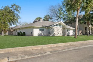 4426 Woodvalley Dr in Houston, TX - Building Photo