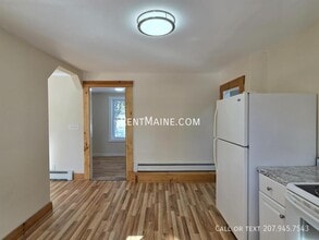 90 Newbury St in Auburn, ME - Foto de edificio - Building Photo