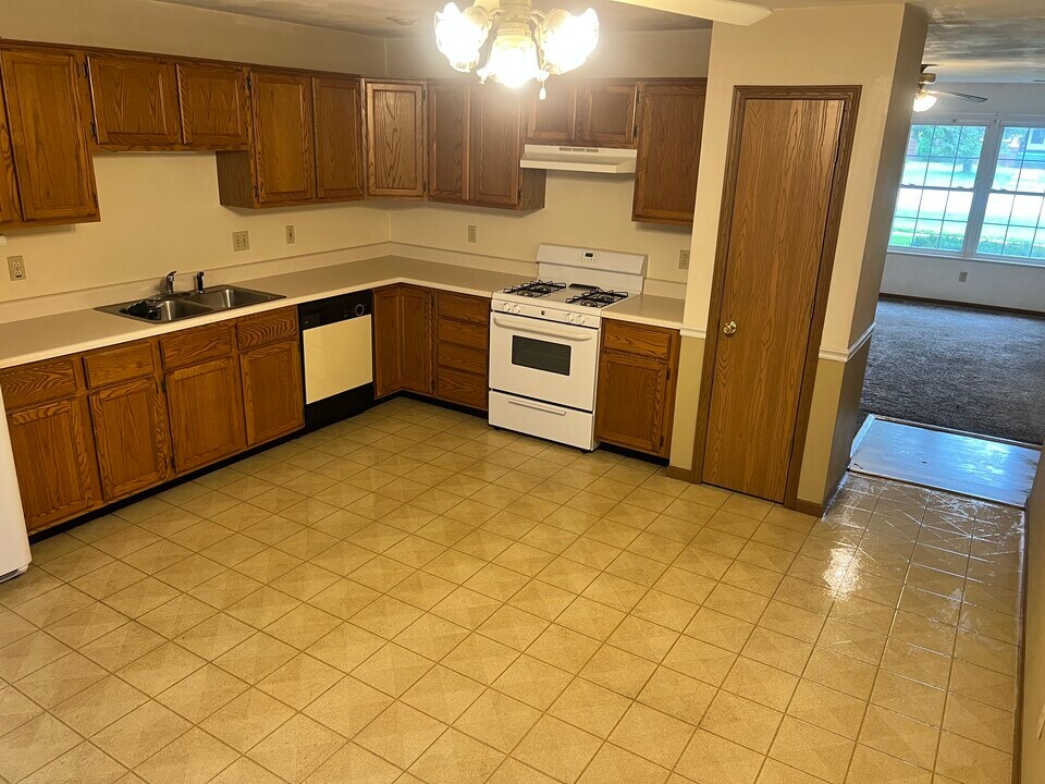 7337 IL-15, Unit 10 in Saint Libory, IL - Building Photo