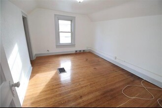 81 Miller St in Rochester, NY - Foto de edificio - Building Photo