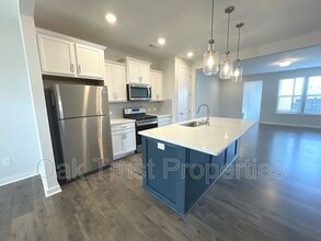 105 Summer Tanager Dr in Ravenel, SC - Building Photo - Building Photo