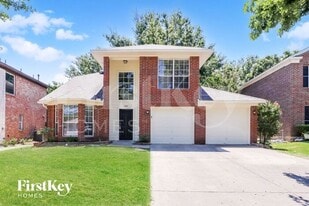 985 Union Dr in Saginaw, TX - Building Photo