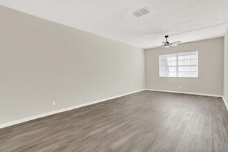 299 SW 7th St in Boca Raton, FL - Building Photo - Building Photo