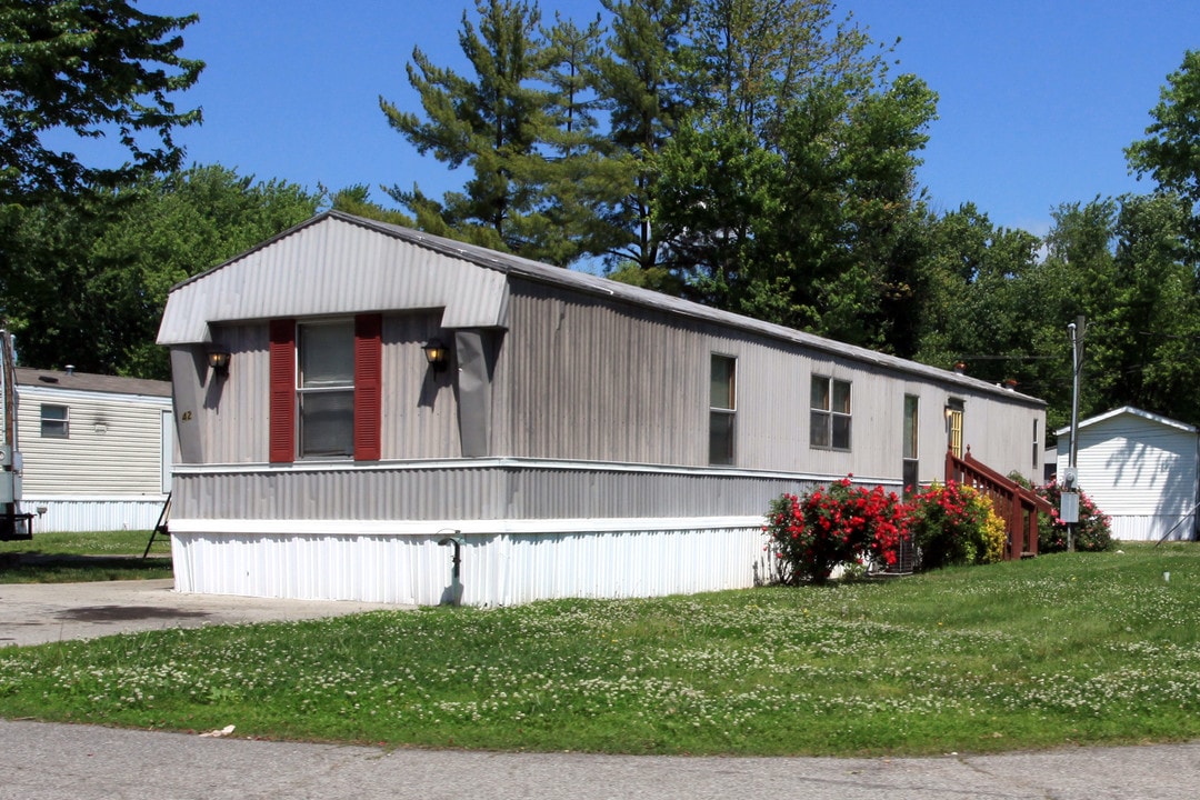 Scenic Acres Mobile Home Park in Louisville, KY - Building Photo