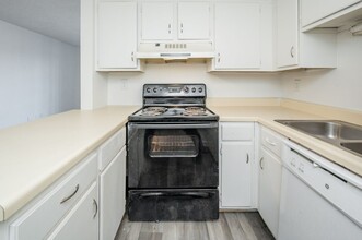 The Cliffs in Birmingham, AL - Building Photo - Interior Photo