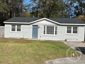 515 Fraser Dr in Hinesville, GA - Building Photo