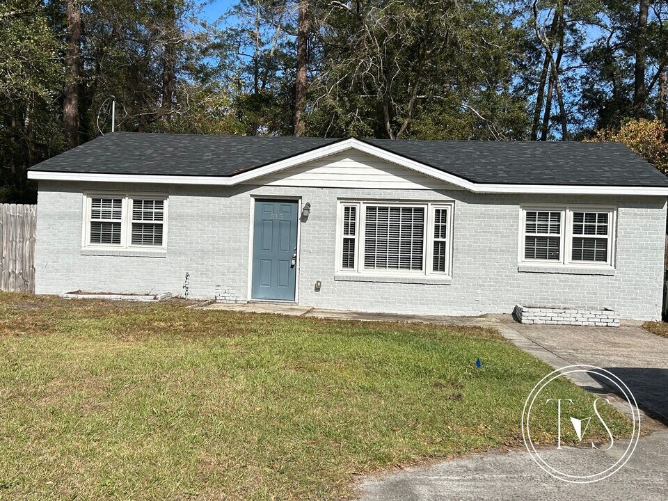 515 Fraser Dr in Hinesville, GA - Building Photo