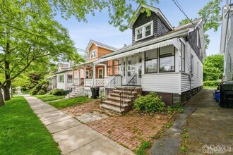 114 S 5th Ave in Highland Park, NJ - Building Photo - Building Photo