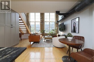 1100 Lansdowne Ave in Toronto, ON - Building Photo - Building Photo