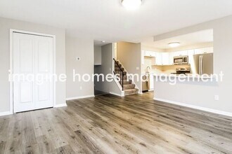 5441 Cornell Ave, Unit AUCPHU in North Ridgeville, OH - Foto de edificio - Building Photo