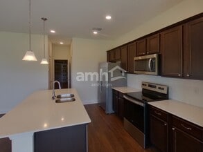 1045 Island Pond Dr in Plant City, FL - Building Photo - Building Photo