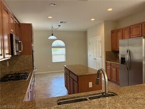 2237 Canyonville Dr in Henderson, NV - Building Photo - Building Photo