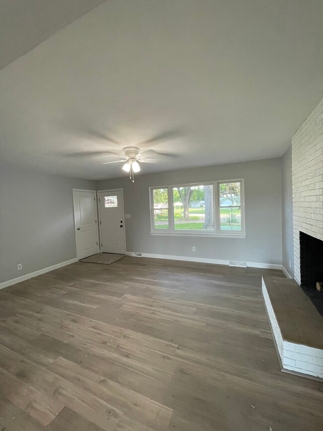 9 Guilford Dr in Springfield, IL - Building Photo - Building Photo