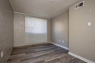 Fleur Apartments in Baton Rouge, LA - Building Photo - Interior Photo