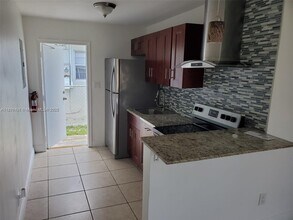 304 NW 5th Terrace in Hallandale Beach, FL - Building Photo - Building Photo