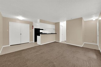 7211 Atwell Dr in Houston, TX - Building Photo - Building Photo