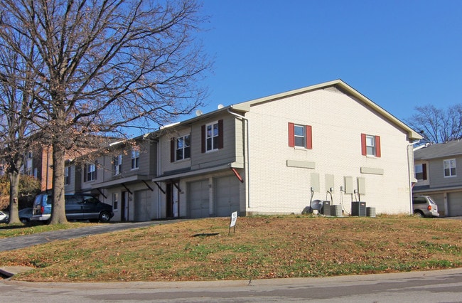 9541 Hyde Park Dr in St. Louis, MO - Foto de edificio - Building Photo