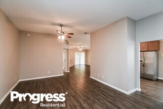 1759 Saw Lake Drive in Middleburg, FL - Foto de edificio - Building Photo