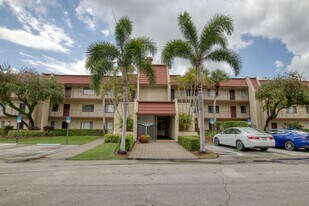 4489 Luxemburg Ct in Greenacres, FL - Building Photo